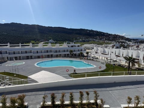 Property building, Neighbourhood, Pool view, Swimming pool