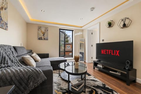 Communal lounge/ TV room, Living room, Seating area