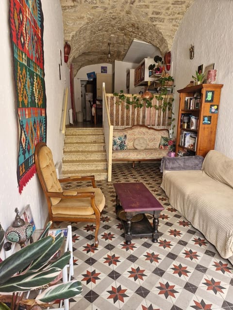 Library, Living room