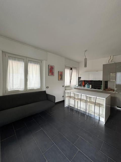 Kitchen or kitchenette, Living room, Seating area, Dining area, stove