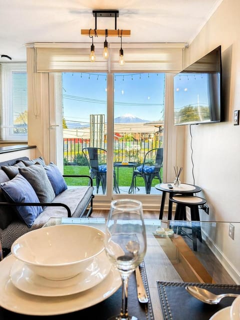 Communal lounge/ TV room, Natural landscape, Balcony/Terrace, Balcony/Terrace, Living room