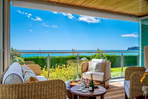 View (from property/room), Balcony/Terrace, Sea view