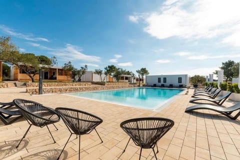 Swimming pool, Location, children, Family
