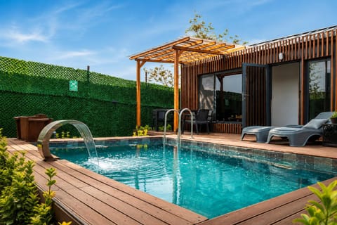 Property building, Swimming pool