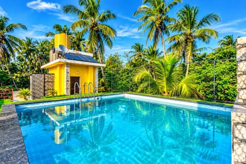 Property building, Spring, Day, Garden, Garden view, Pool view, Swimming pool, sunbed