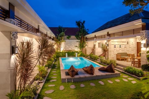 Night, Swimming pool, sunbed