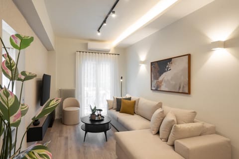 TV and multimedia, Balcony/Terrace, Living room, Seating area, air conditioner