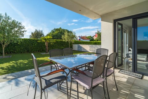 Patio, Balcony/Terrace, Garden view