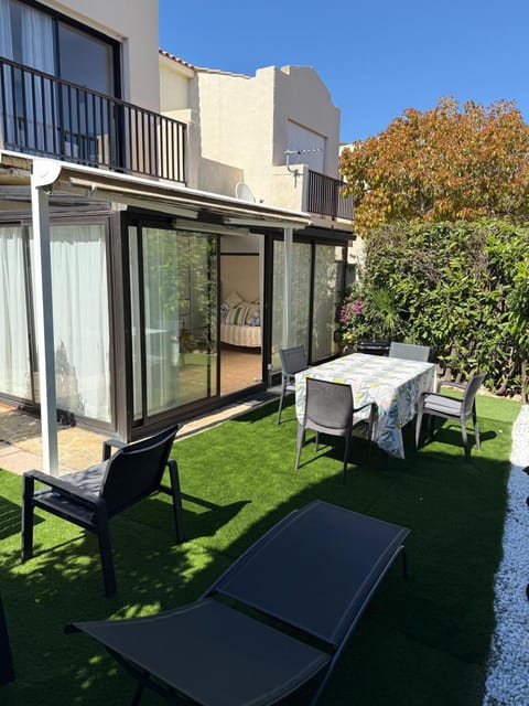 Garden, Garden, sunbed