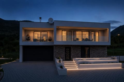 Property building, View (from property/room), Balcony/Terrace