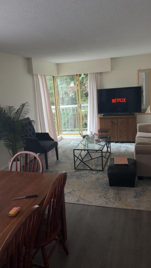 Communal lounge/ TV room, TV and multimedia, Living room