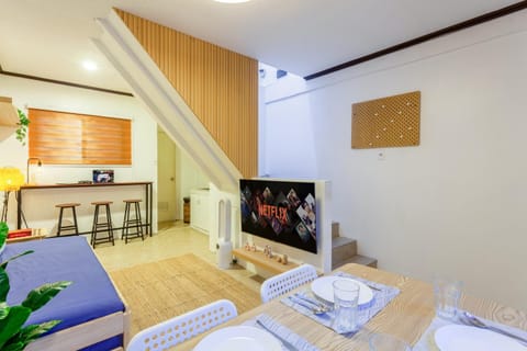 TV and multimedia, Living room, Dining area