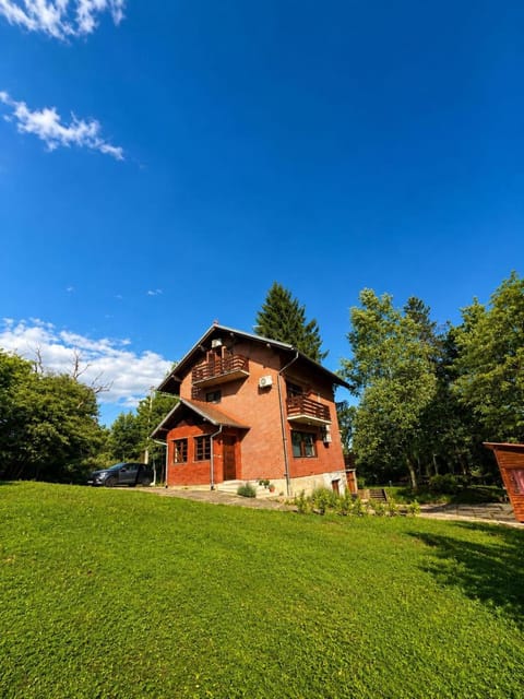 Property building, Natural landscape, Garden view