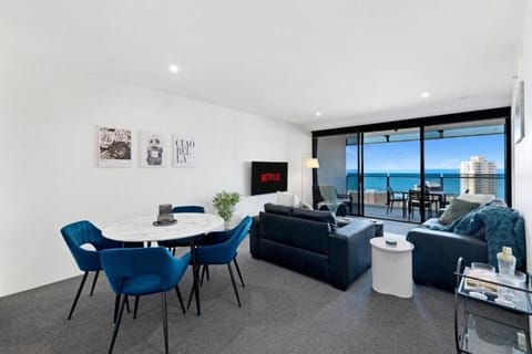 Communal lounge/ TV room, TV and multimedia, Living room, Seating area, Dining area, Sea view