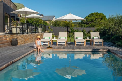 Patio, Day, Pool view, Swimming pool, group of guests, sunbed