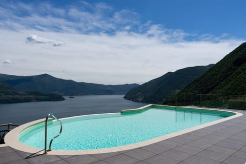 Lake view, Pool view, Swimming pool