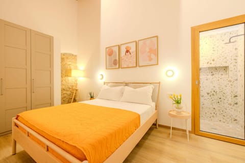 Shower, Bed, Photo of the whole room, Decorative detail, Bedroom, wardrobe