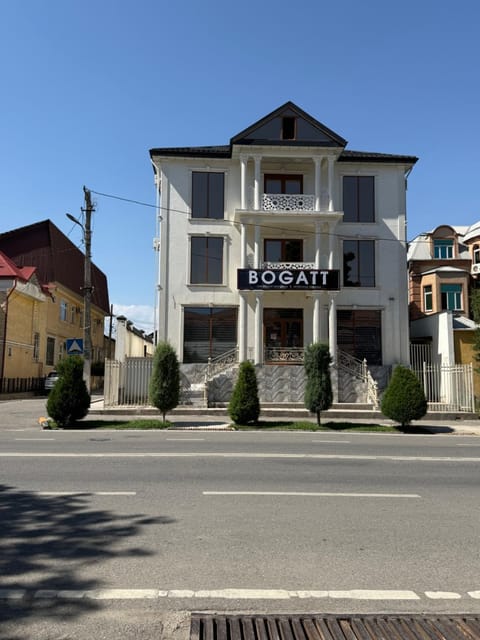 Property building, Facade/entrance, Street view