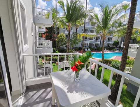 Balcony/Terrace, Pool view