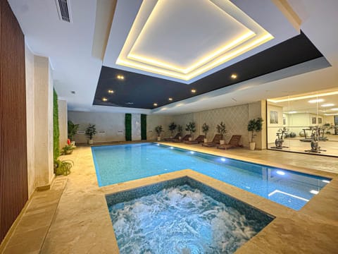 Hot Tub, Swimming pool