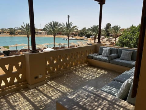 Balcony/Terrace, Lake view