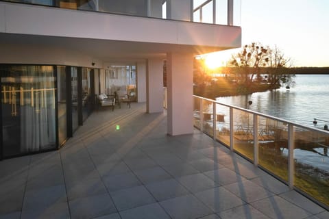 Balcony/Terrace, Lake view, Sunset
