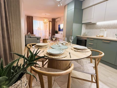 Kitchen or kitchenette, Living room, Dining area