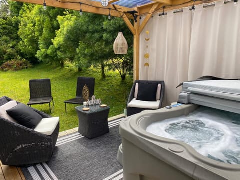 Property building, Hot Tub, Spa and wellness centre/facilities, Spa and wellness centre/facilities