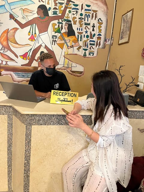 Staff, Lobby or reception, Lobby or reception, Logo/Certificate/Sign, group of guests