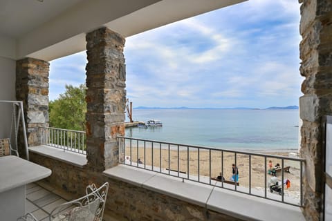Nearby landmark, Natural landscape, View (from property/room), Balcony/Terrace, Beach, Sea view