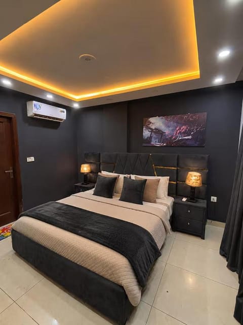 Bed, Bedroom, air conditioner