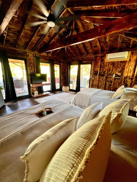 Bed, Photo of the whole room, Seating area, Bedroom