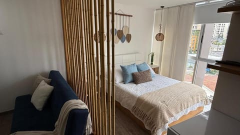 Bed, Area and facilities