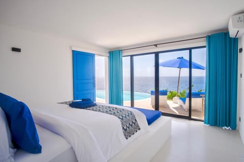 Bed, Natural landscape, Photo of the whole room, Bedroom