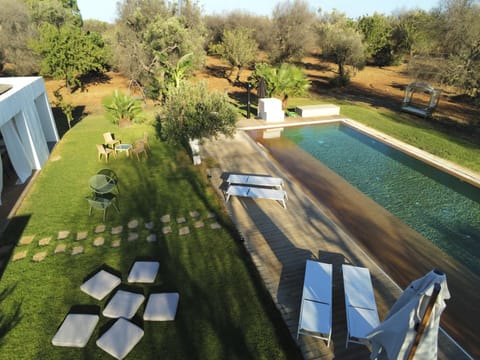 Property building, Swimming pool
