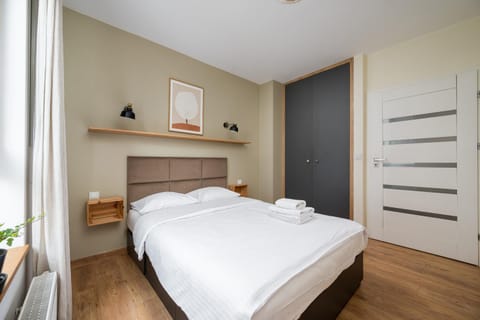 Bed, Photo of the whole room, Bedroom, wardrobe