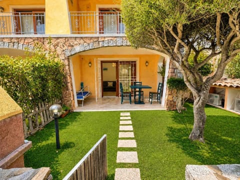 Property building, Children play ground, Garden, Balcony/Terrace, sunbed