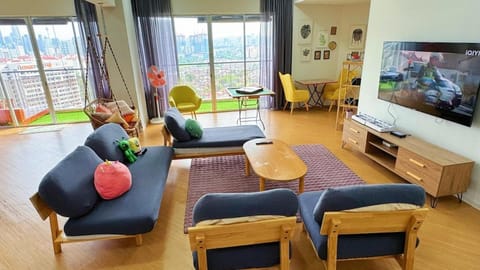 Communal lounge/ TV room, TV and multimedia