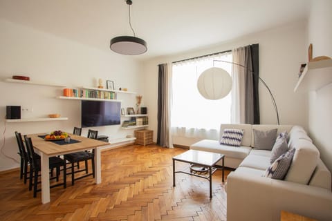 Coffee/tea facilities, Living room, Dining area