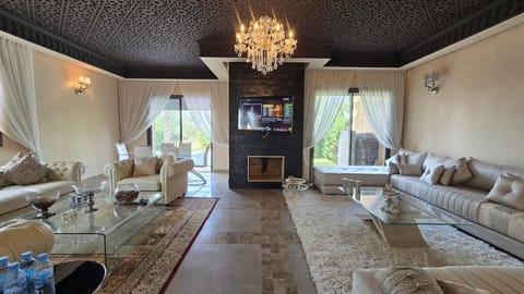 Communal lounge/ TV room, TV and multimedia, Living room, Seating area