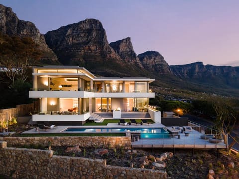 Property building, Natural landscape, Mountain view, Pool view, Swimming pool