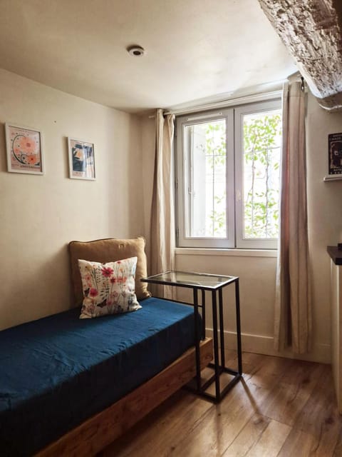 Living room, Seating area, City view