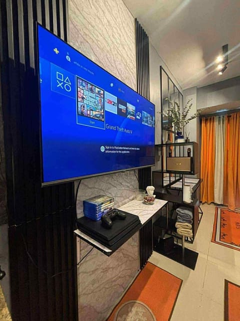 TV and multimedia, Living room, Evening entertainment