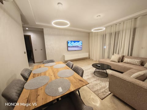 Communal lounge/ TV room, Living room, Seating area