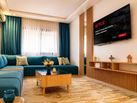 Communal lounge/ TV room, TV and multimedia, Living room, Seating area, Evening entertainment