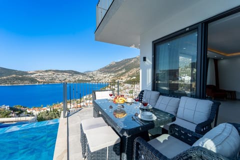 Natural landscape, View (from property/room), Seating area, Pool view, Sea view, Swimming pool