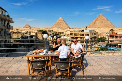 Patio, Restaurant/places to eat, Restaurant/places to eat, Balcony/Terrace, Seating area
