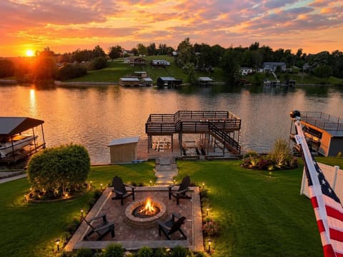 Patio, Lake view