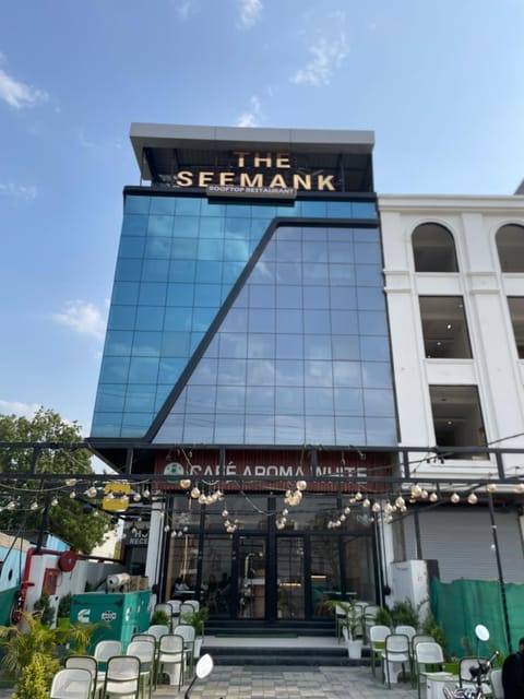 Property building, Location