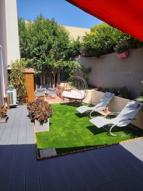 Patio, sunbed